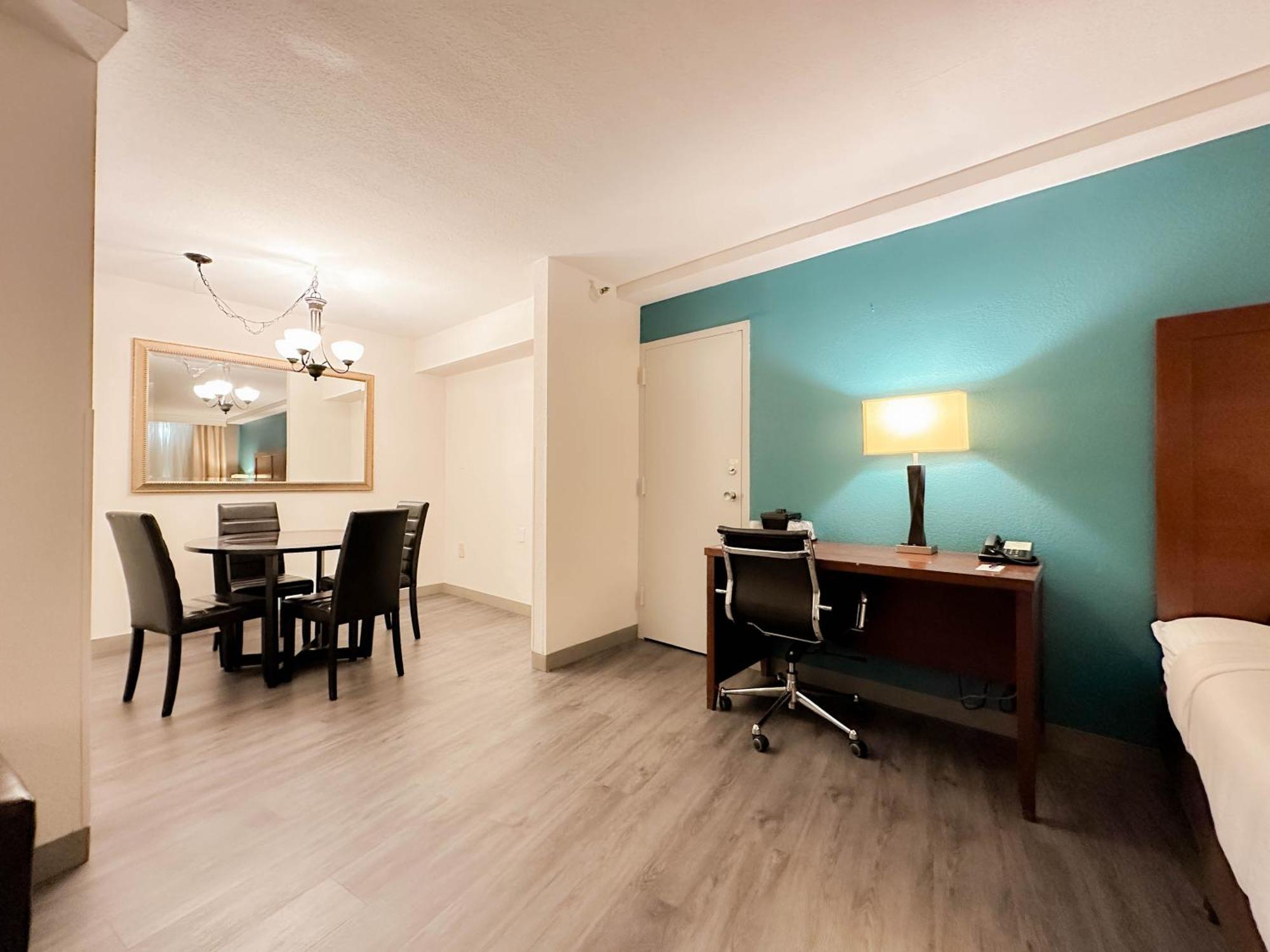 Comfort Inn & Suites Kissimmee By The Parks Four Corners Eksteriør billede
