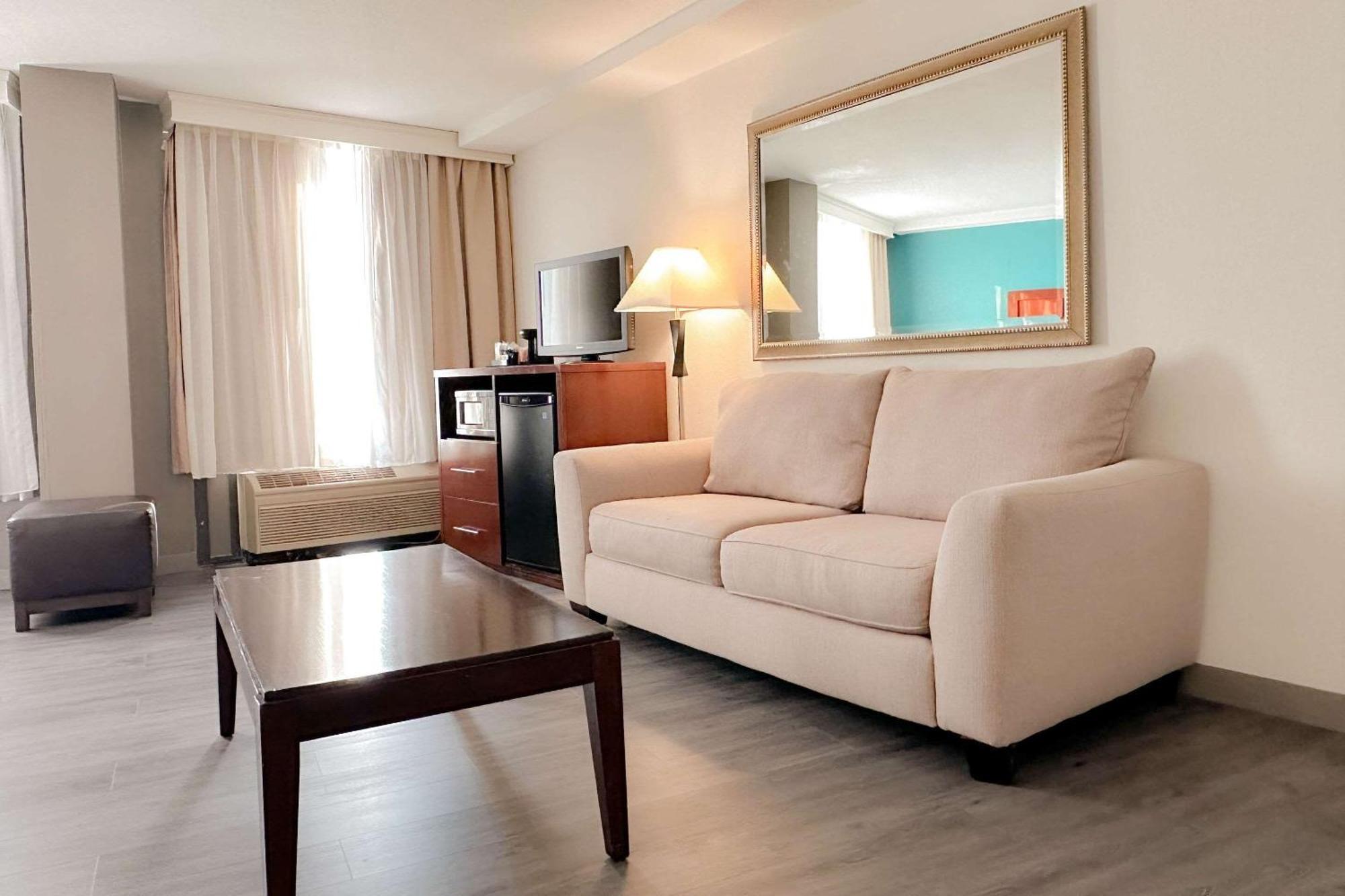 Comfort Inn & Suites Kissimmee By The Parks Four Corners Eksteriør billede