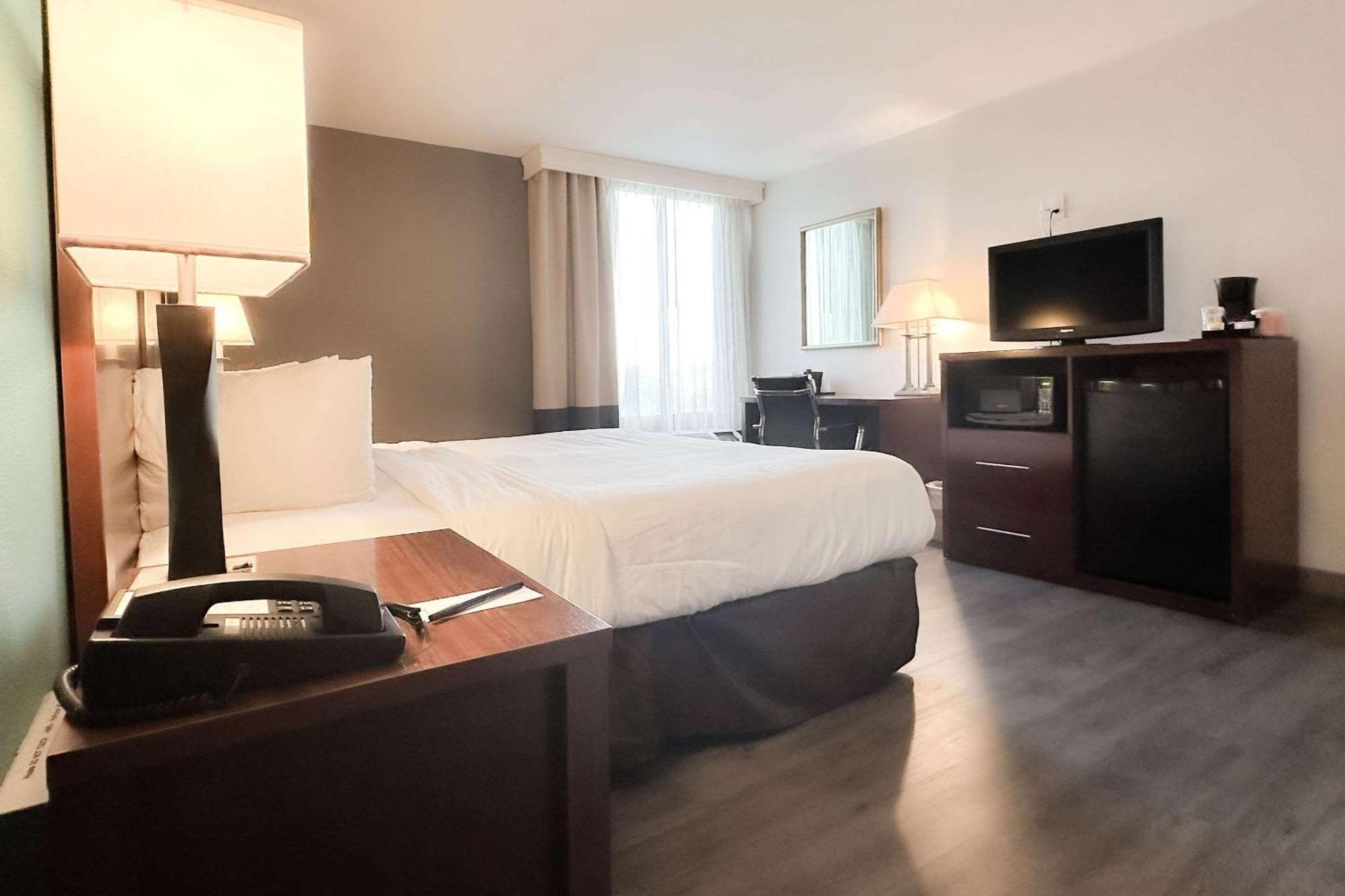 Comfort Inn & Suites Kissimmee By The Parks Four Corners Eksteriør billede
