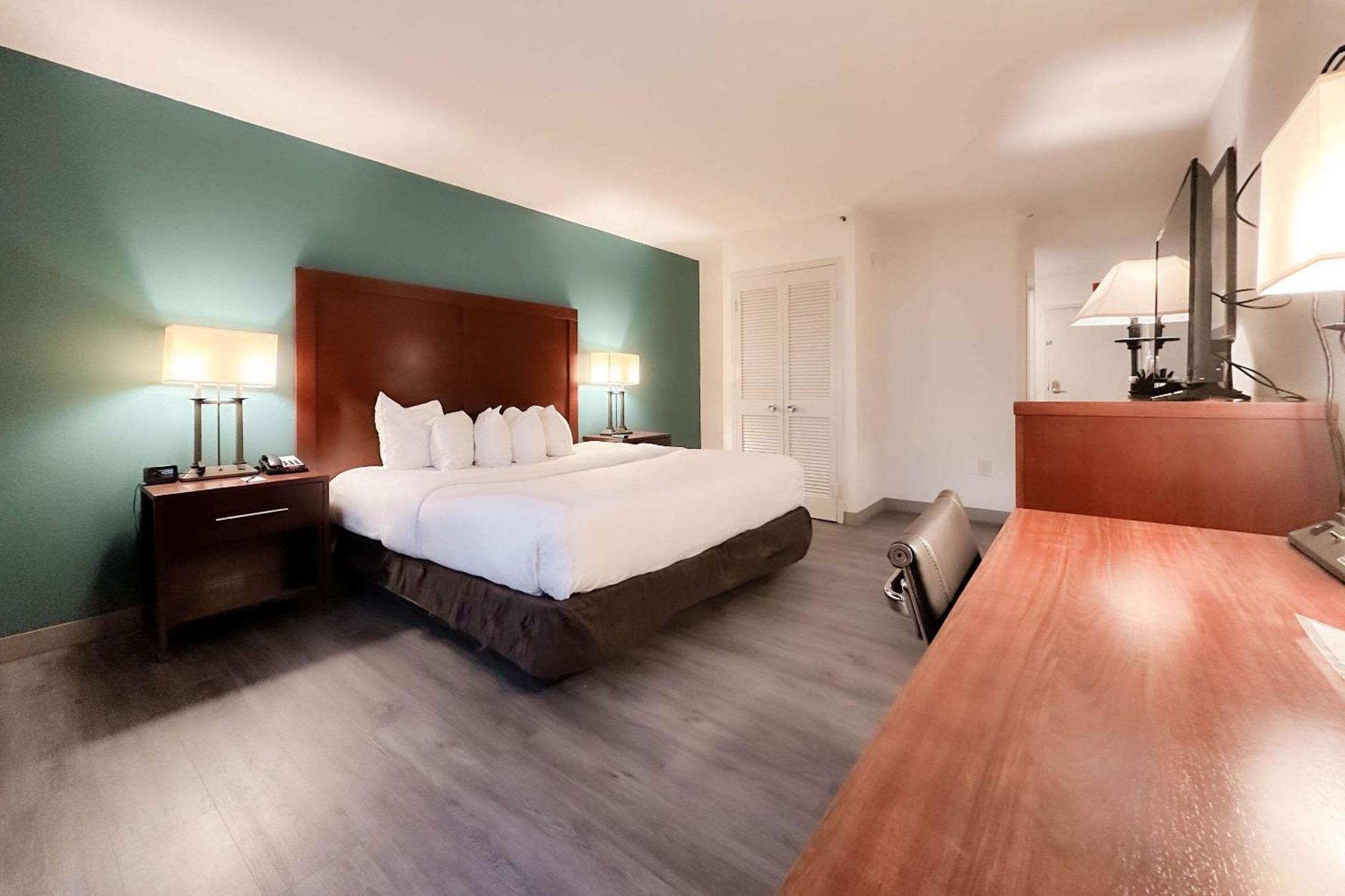 Comfort Inn & Suites Kissimmee By The Parks Four Corners Eksteriør billede